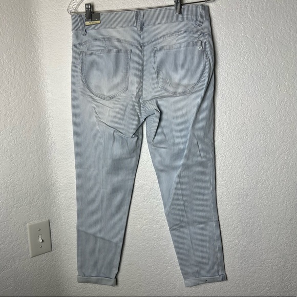 Wit & Wisdom Light Blue Stripped Distressed Ankle Skimmers Ab Solutions Pants - Picture 14 of 16